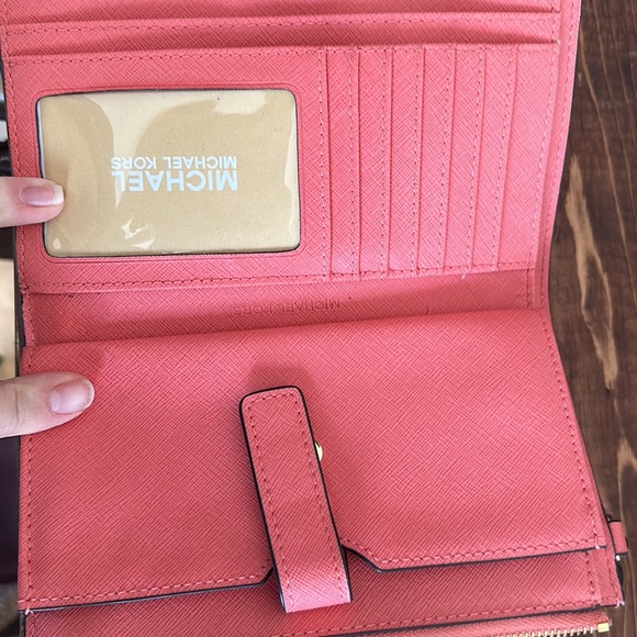 Michael Kors Wristlet/Wallet - Picture 4 of 4